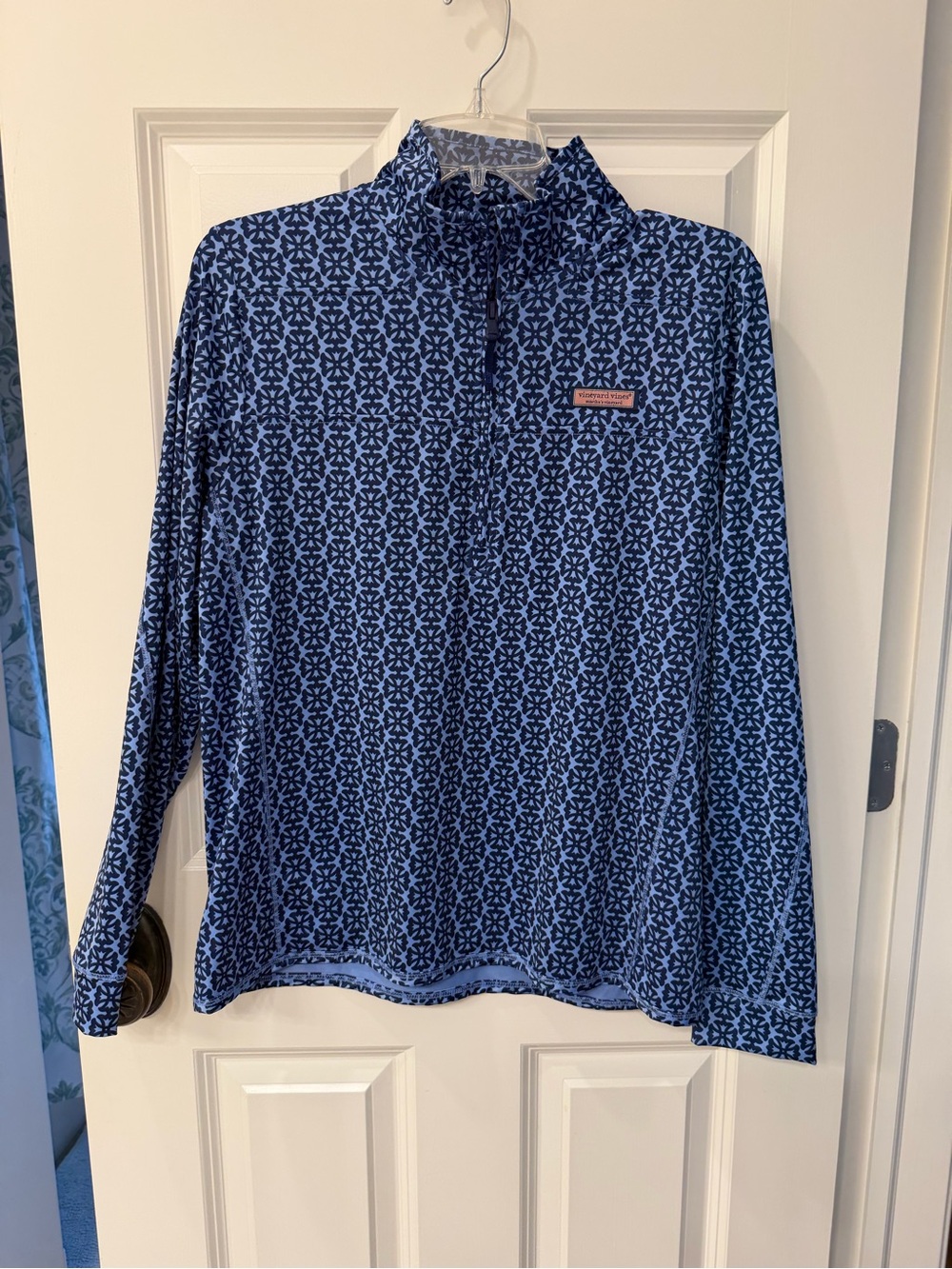 Vineyard Vines Women's Navy and Light Blue Patterned Quarter-Zip Pullover